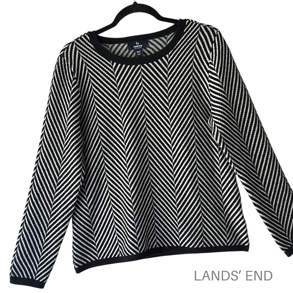 LANDS’ END | NWOT CASHMERE SWEATER CREWNECK BLACK WHITE CHEVRON | MEDIUM PETITE - Picture 1 of 9